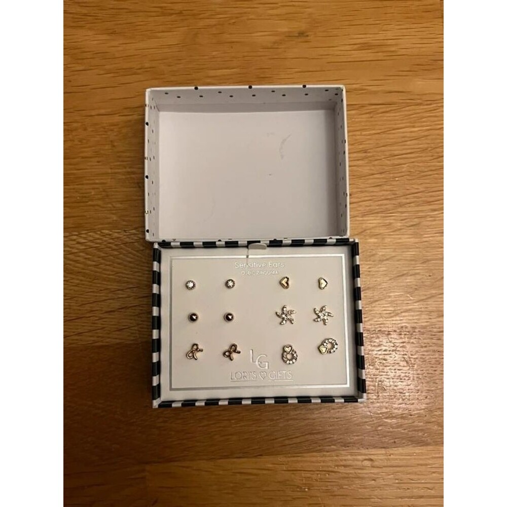 Lori’s Gifts 6 pairs of earrings cubic zirconia sensitive ears